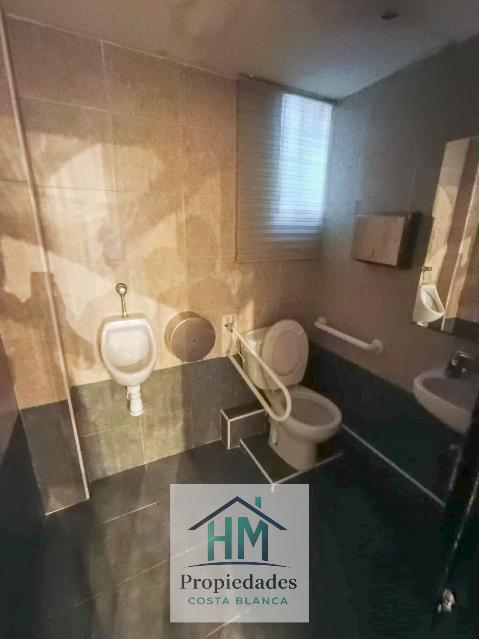 VENTA LOCAL EN BENIDORM, Alicante - Imagen 8